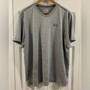 Under Armour Dri Fit V-neck tee shirt. Men’s XL. Silver/gray Loose fit heat gear